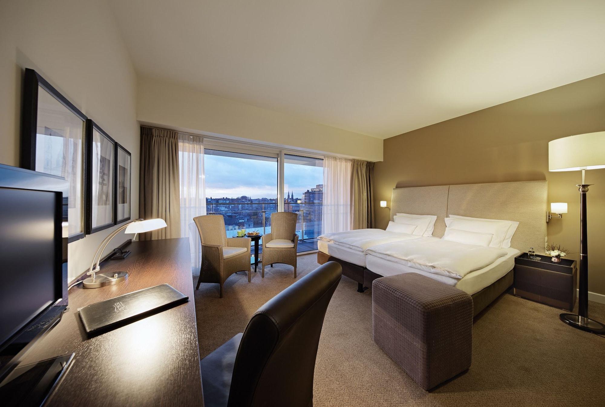 Lindner Hotel Antwerp, Part Of Jdv By Hyatt Bagian luar foto