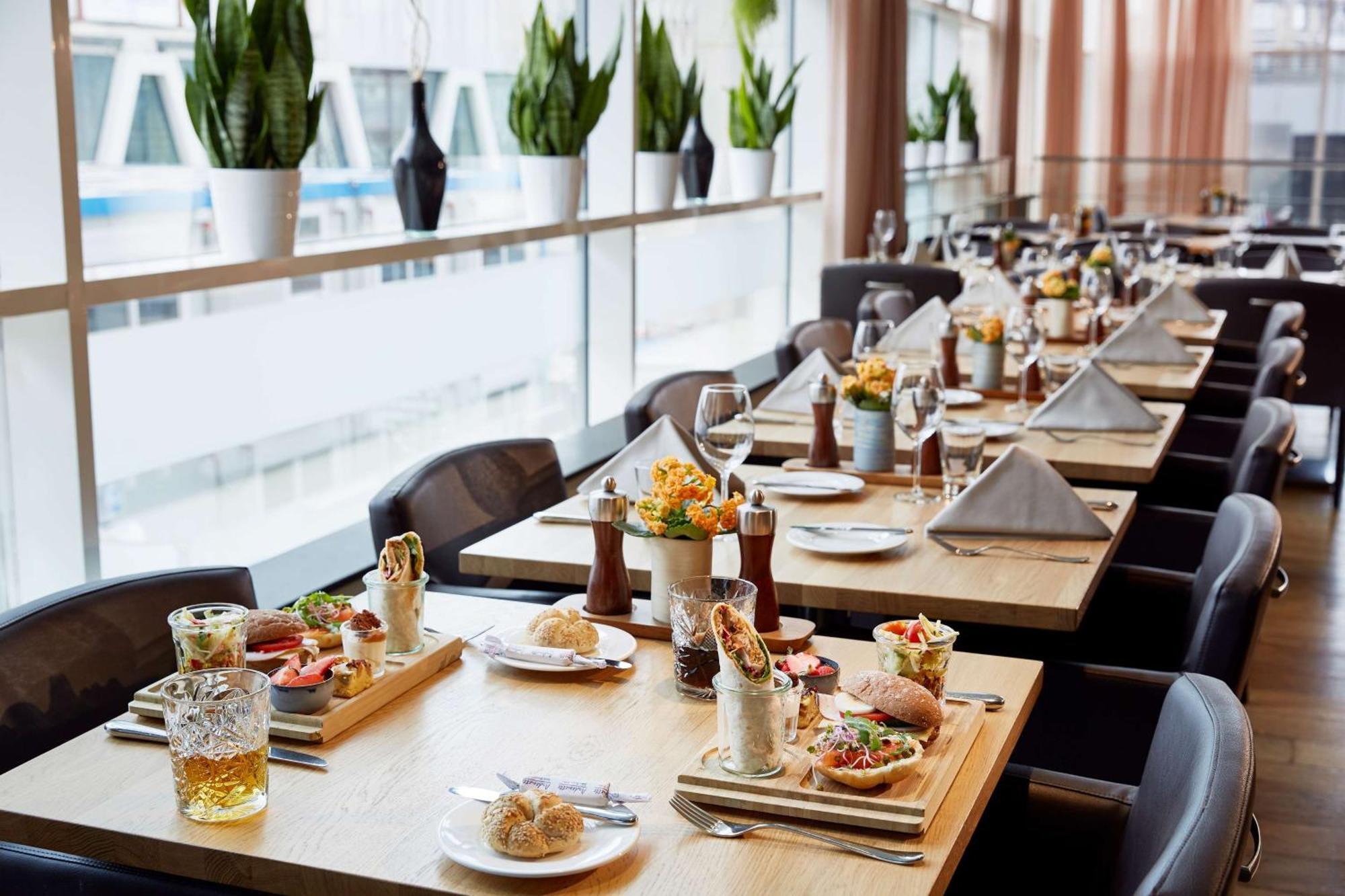 Lindner Hotel Antwerp, Part Of Jdv By Hyatt Bagian luar foto