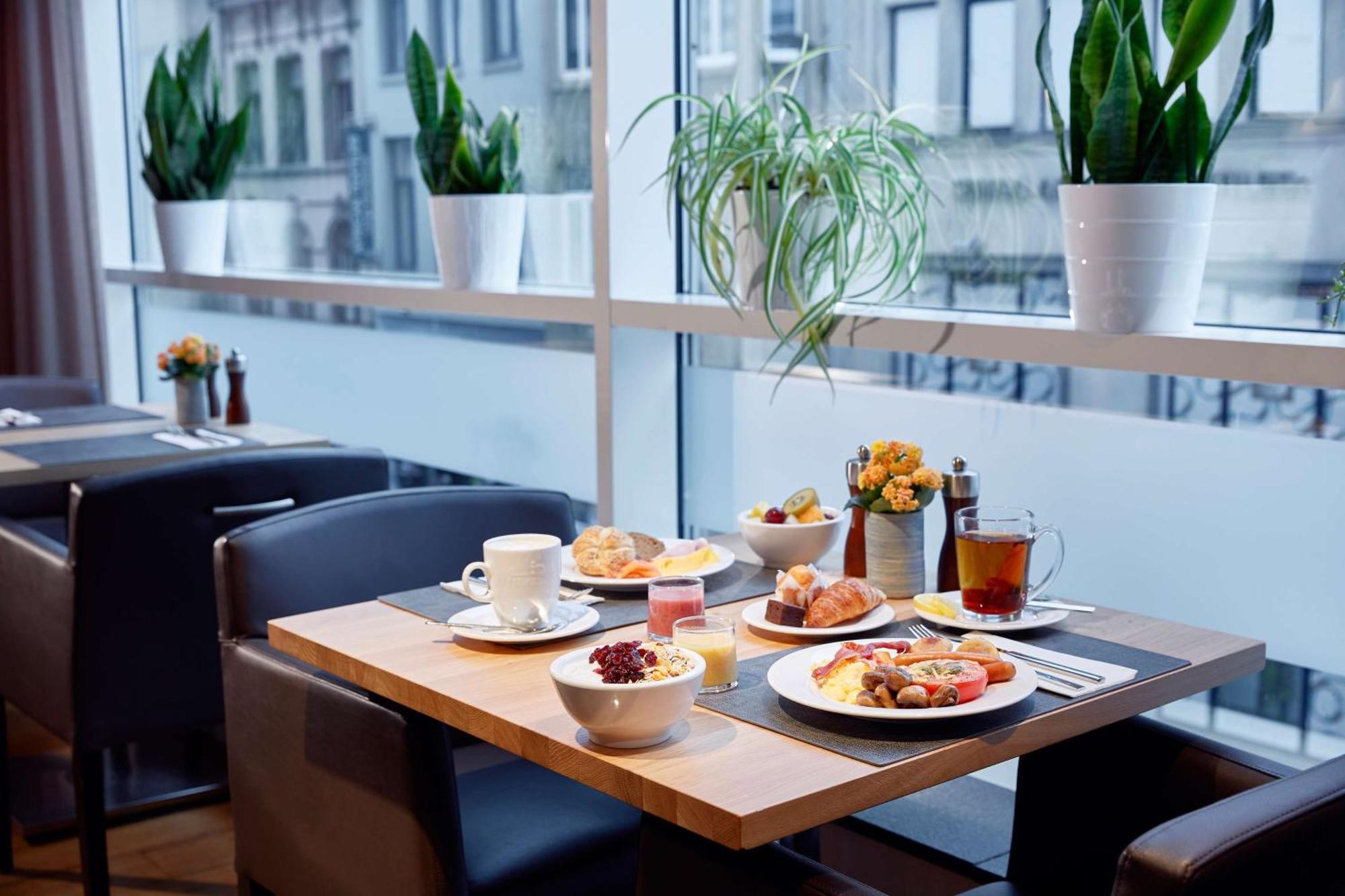 Lindner Hotel Antwerp, Part Of Jdv By Hyatt Bagian luar foto